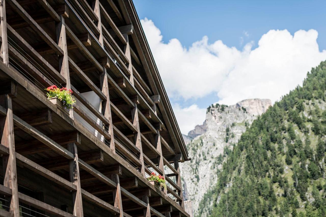 Cadepunt The Dolomites Lodge Сельва-ди-Валь-Гардена Экстерьер фото